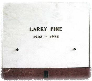 Larry_grave2.JPG